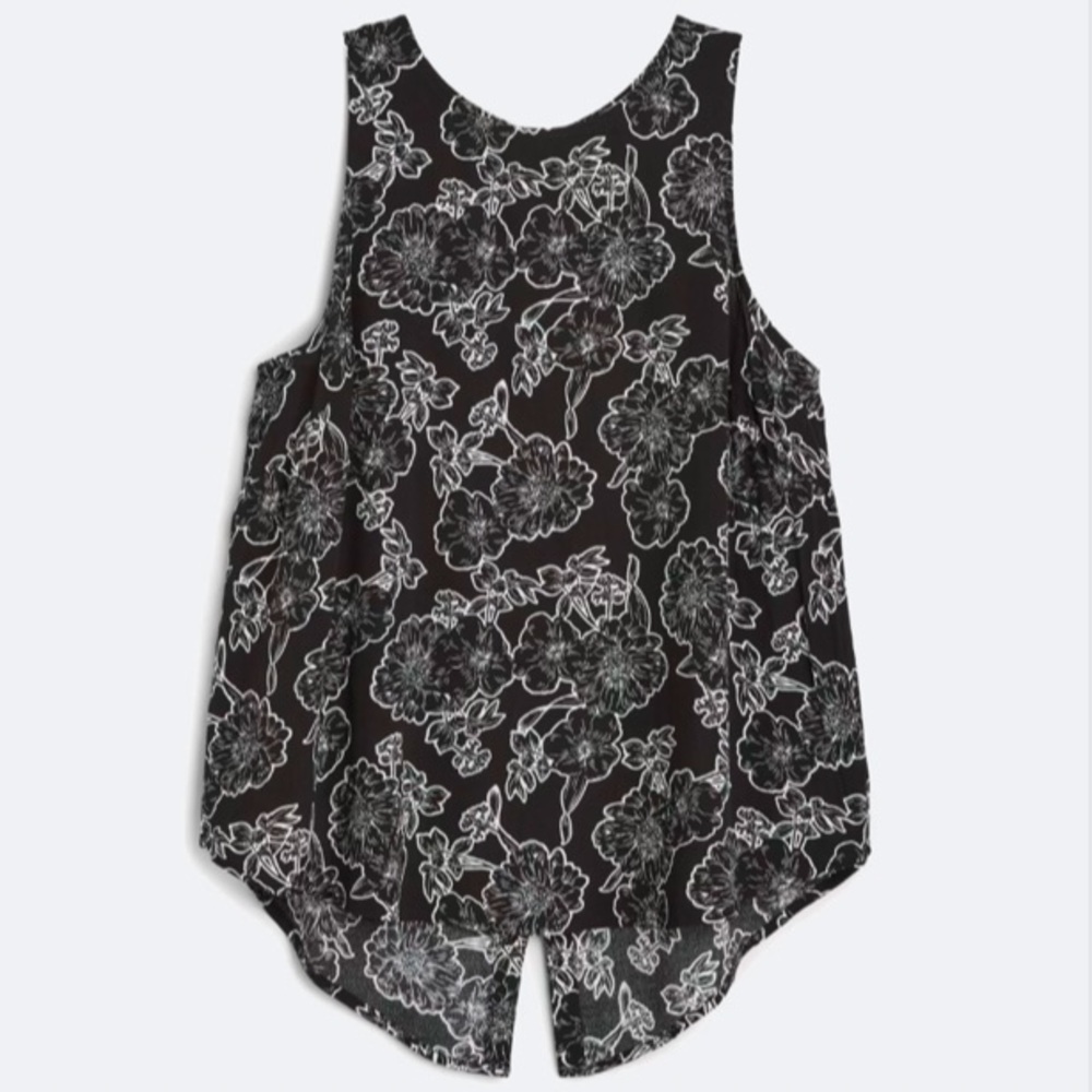 Monday Fun Carol Button Back Detail‎ Top Black and White Size 1X
